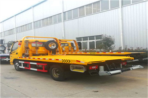 新民附近拖车救援搭电