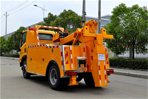 新民高速路拖车费